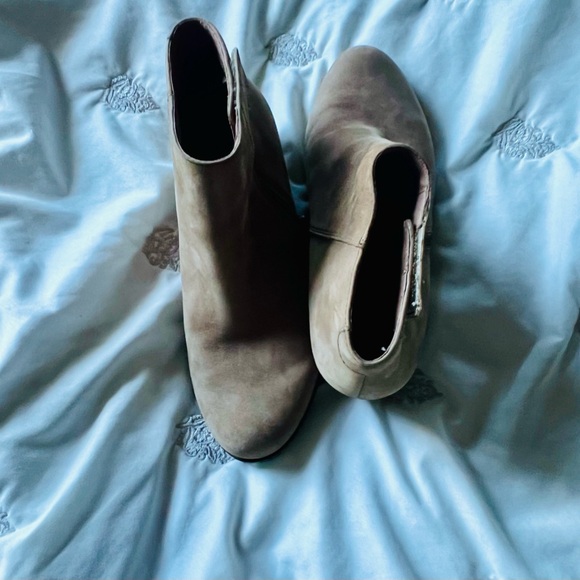 Dance go wedge suede boots
Excellent condition worn a few times - Picture 1 of 5